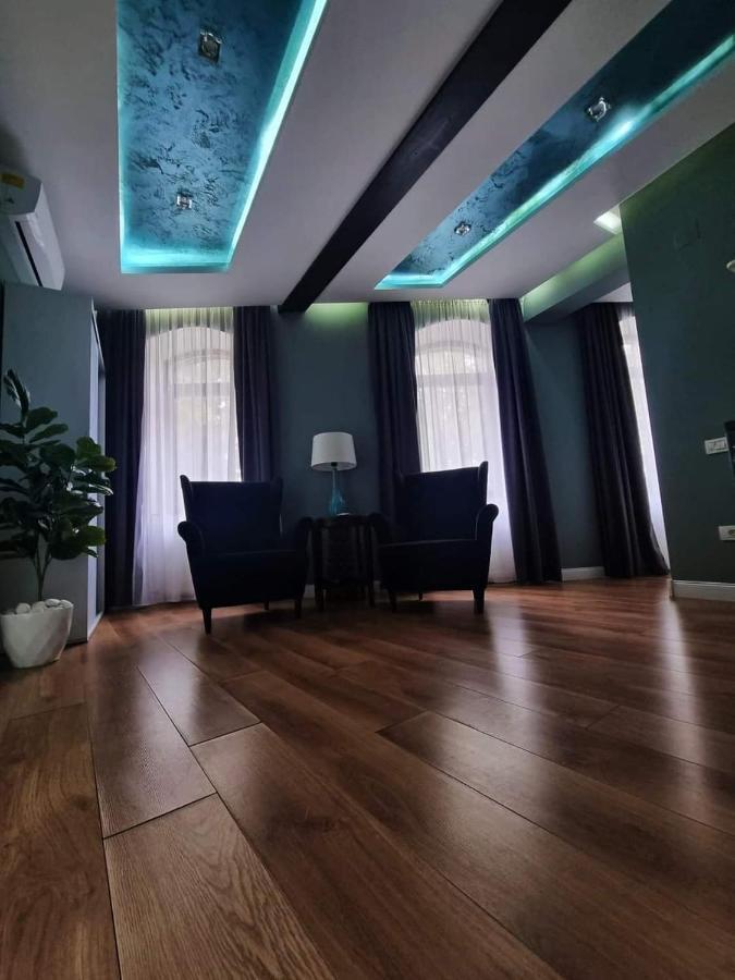 Laci lak modern apartment Oradea Bagian luar foto