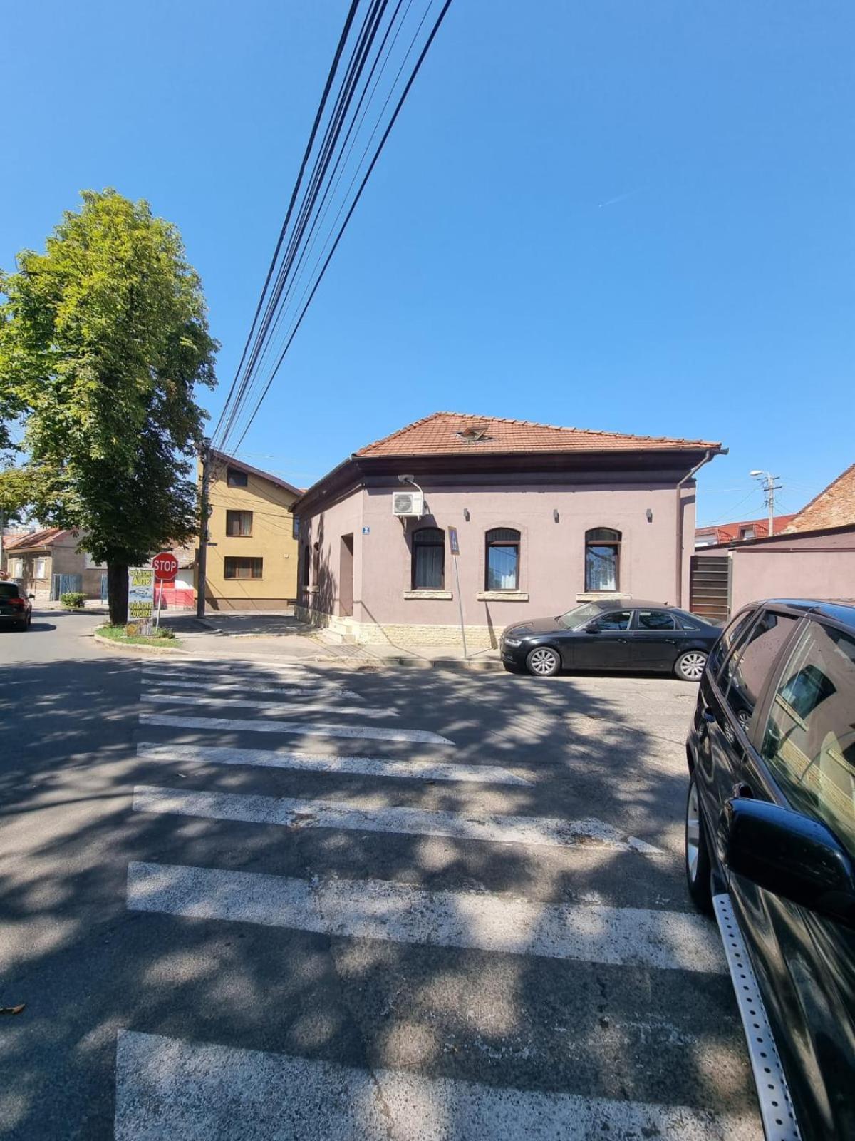 Laci lak modern apartment Oradea Bagian luar foto